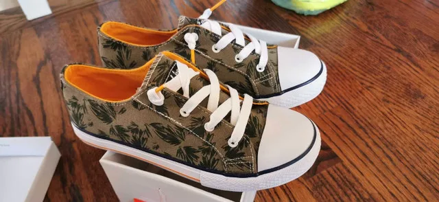 New sneakers for kids thumbnail