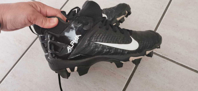 Nike Alpha cleats shoes youth 4Y
