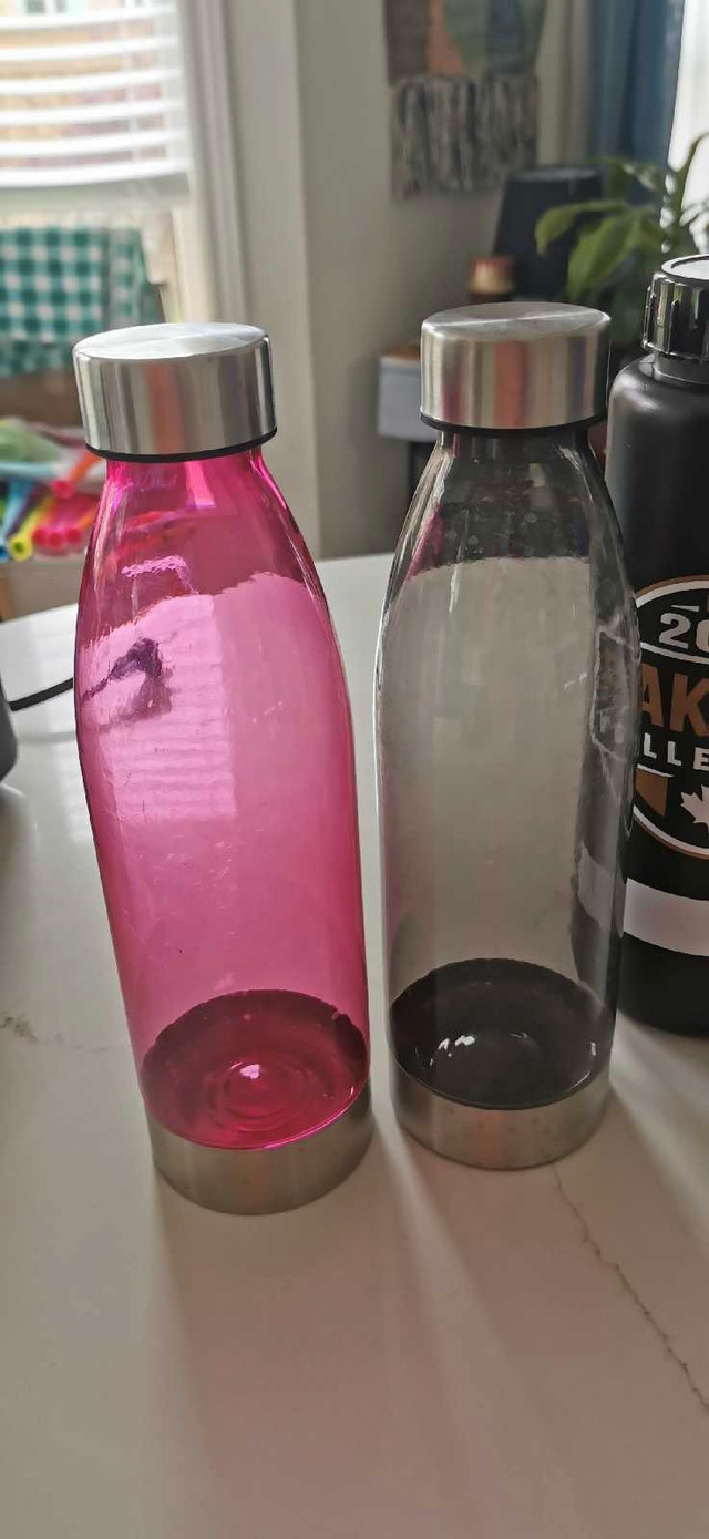 Set of 11 plastic water bottles - photo 3