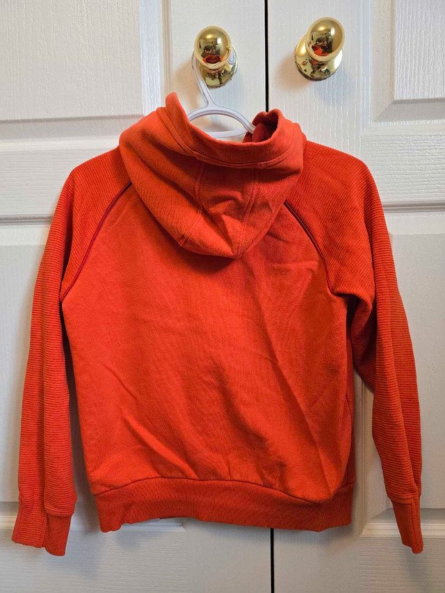 Beautiful red zip hoodie Youth 10/12Y - photo 4