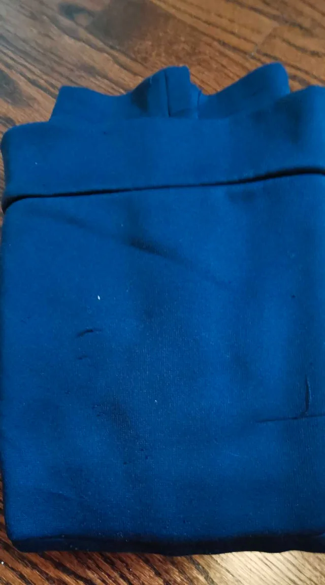 2 Under Armour hoodies for youth image indicator(8)