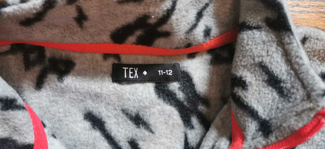 2 fleece zip sweaters Youth - photo 3