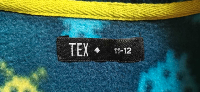 2 fleece zip sweaters Youth - photo 5