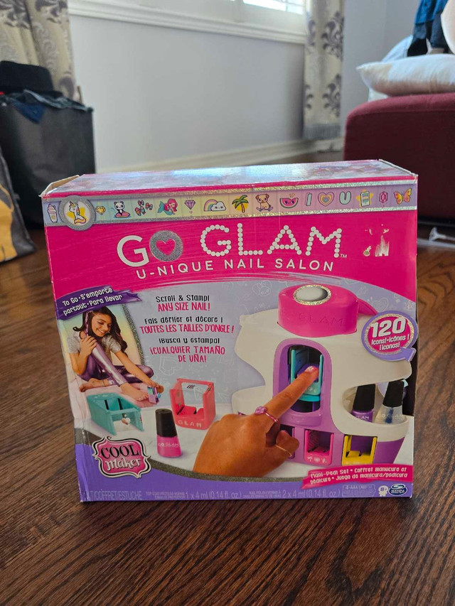 NEW Good Glam Unique Nail Salon