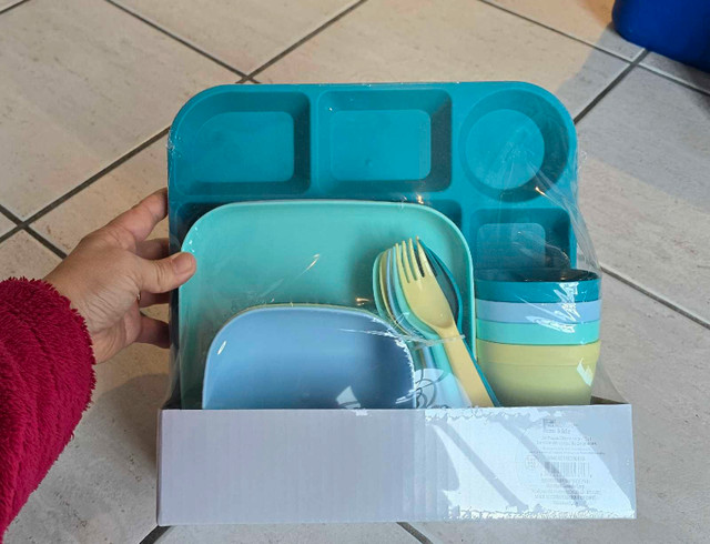 NEW 24 pieces Dinnerware set - photo 2