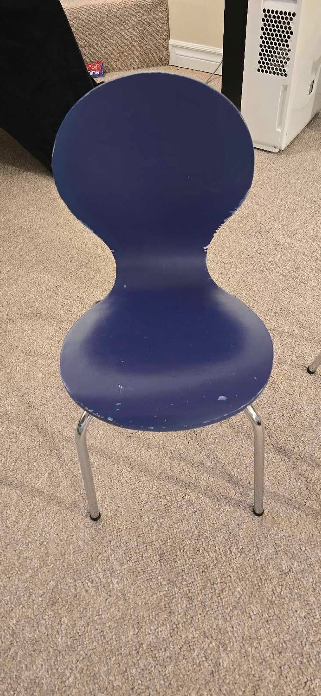 2 kids chairs - photo 3