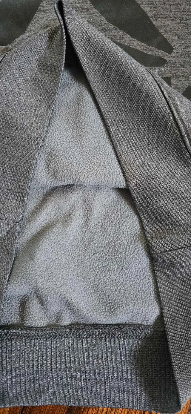 2 youth hoodie Reebok 14Y image indicator(9)