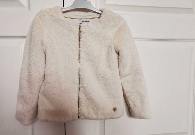 Faux fur off white girl jacket 8Y