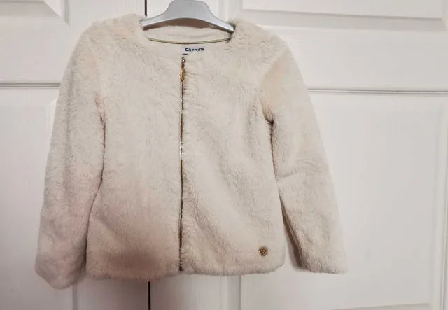 Faux fur off white girl jacket 8Y thumbnail