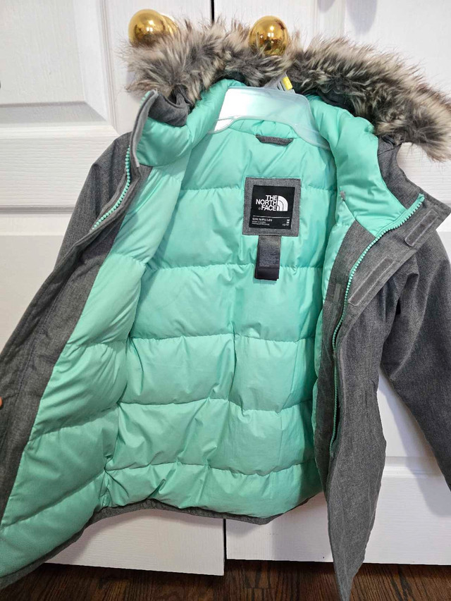 The North Face Girls Parka - photo 4