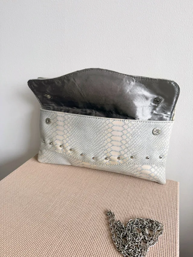Gray Snakeskin Clutch image indicator(2)