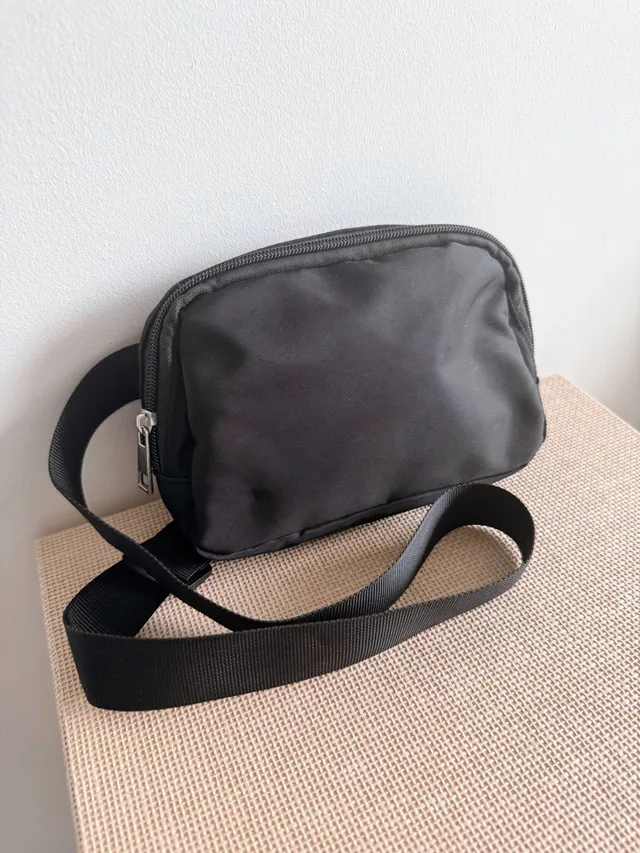 Black Crossbody image indicator(2)