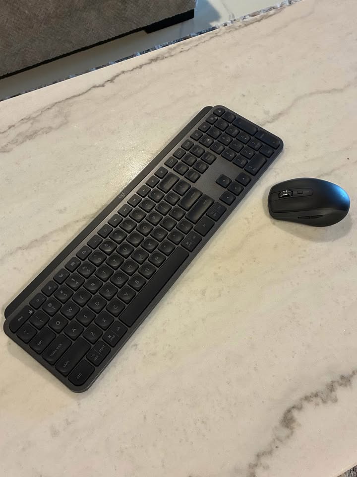 Logitech MX Keys Combo - photo 2