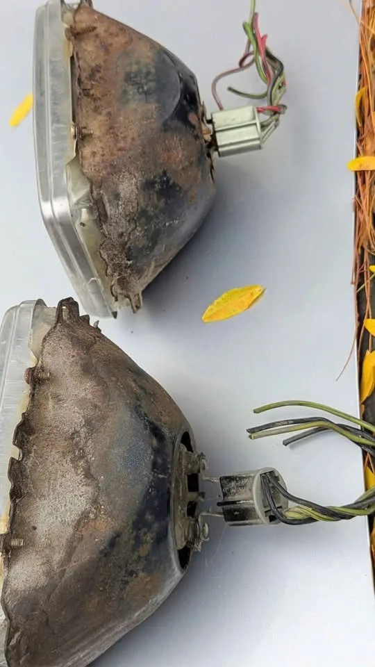 Vintage GE Sealed Beam Headlights (Pair) – 1A1 / 2A1 image indicator(4)