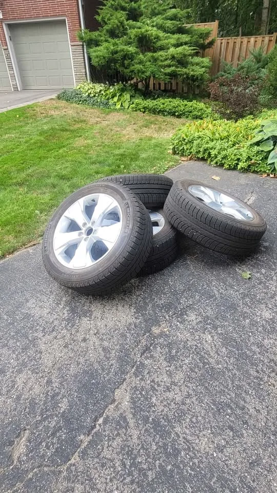 Michelin Green X Winter Tires(4) - 18" Alloy image indicator(2)