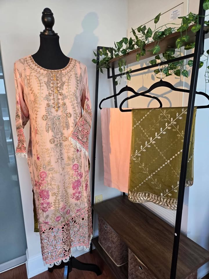 Pakistani Dresses Clearance Sale