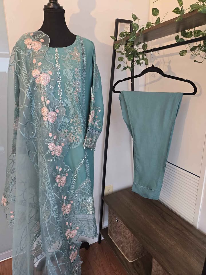 Pakistani Dresses Clearance Sale - photo 5