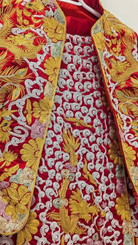 Traditional Chinese Red Wedding Dress image indicator(4)