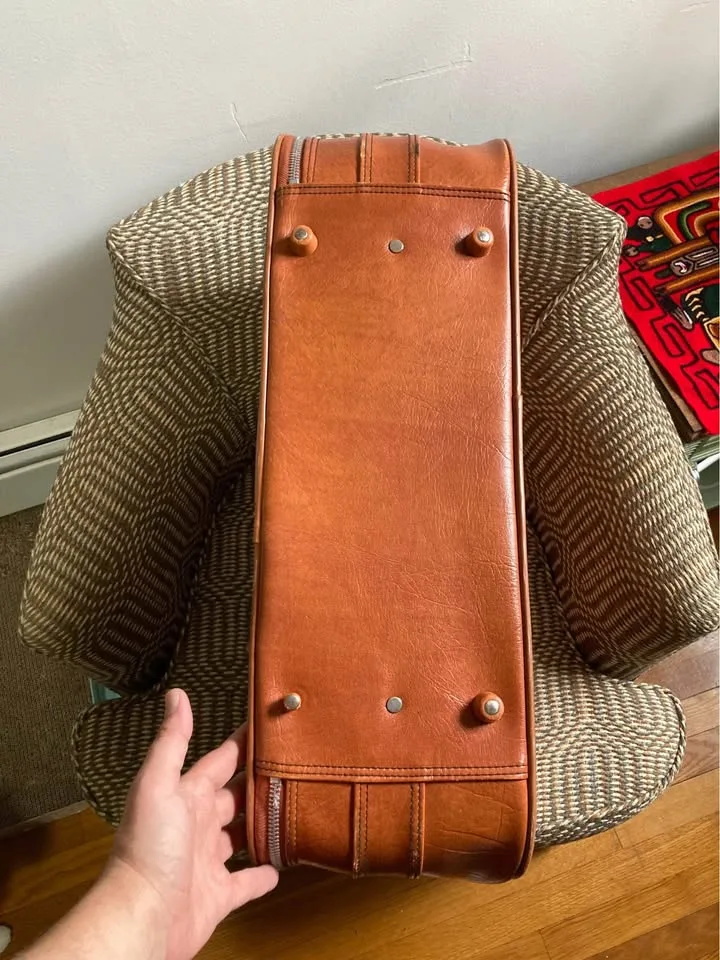 Vintage Sears faux Leather Luggage Series 9000 image indicator(3)
