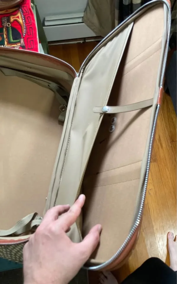 Vintage Sears faux Leather Luggage Series 9000 image indicator(9)