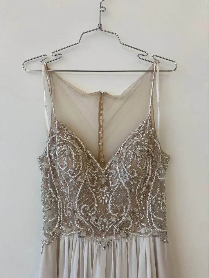 Wedding or graduation dress. image indicator(2)