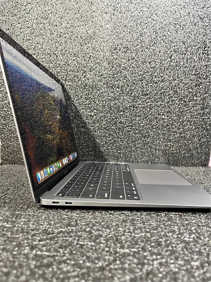 M1 MacBook Air 13” Excellent working condition