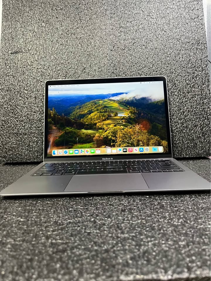 M1 MacBook Air 13” Excellent working condition - photo 2