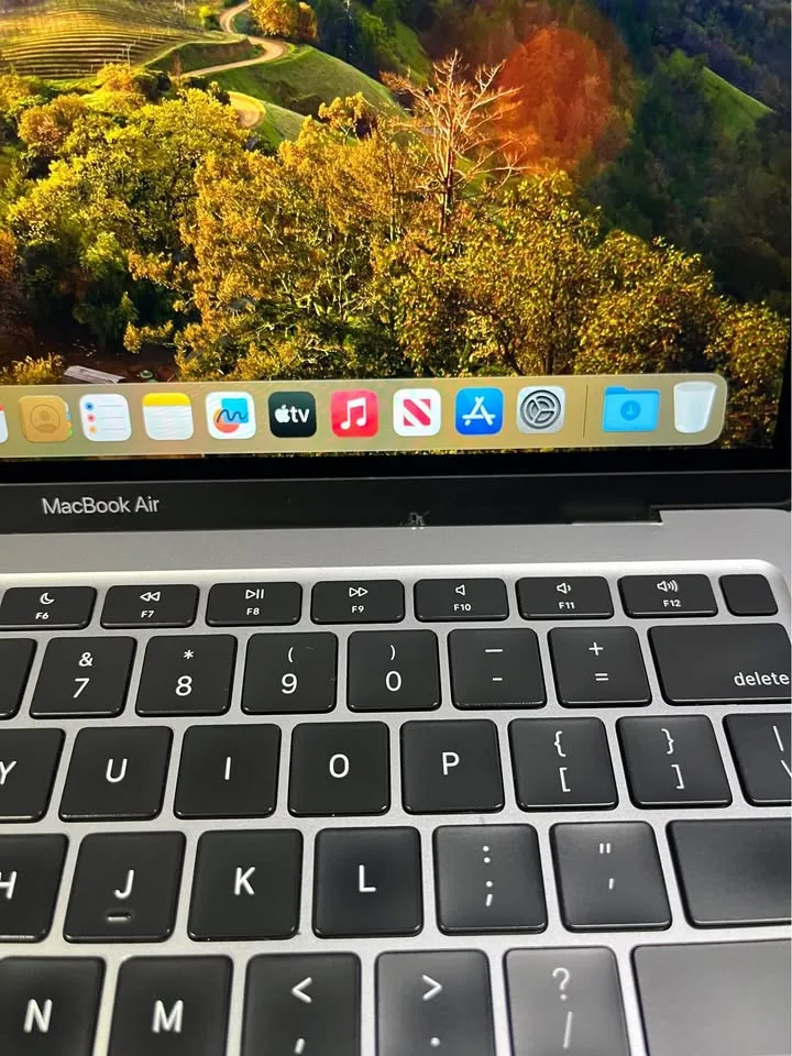 M1 MacBook Air 13” Excellent working condition image indicator(5)