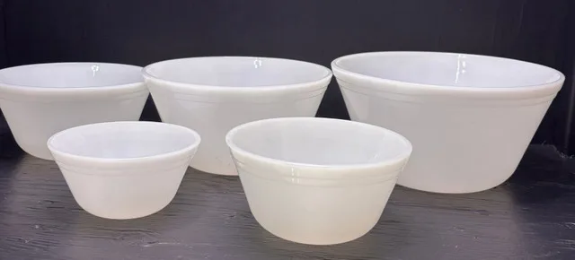 Federal Glass Milk Glass Mixing Bowl Set thumbnail