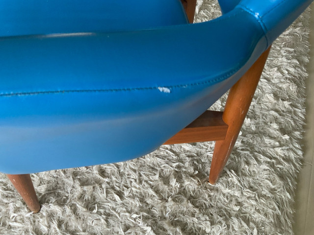 Vintage Simo-Johl Blue Leather Tub Curved Back Chair - photo 3