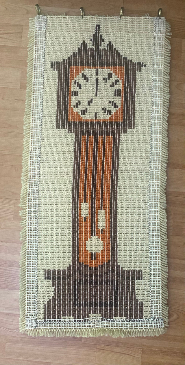 Vintage Grandfather Clock Latch Hook Tapestry - photo 2