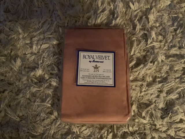 Royal Velvet Pillowcases Pink NEW Vintage