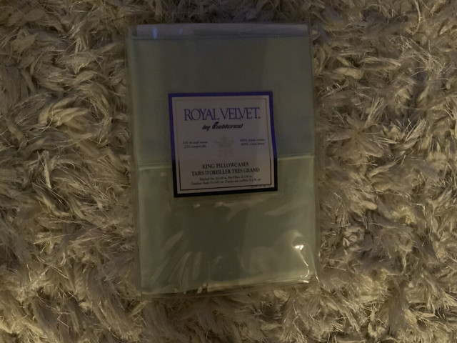 Royal Velvet King Pillowcases Green NEW Vintage