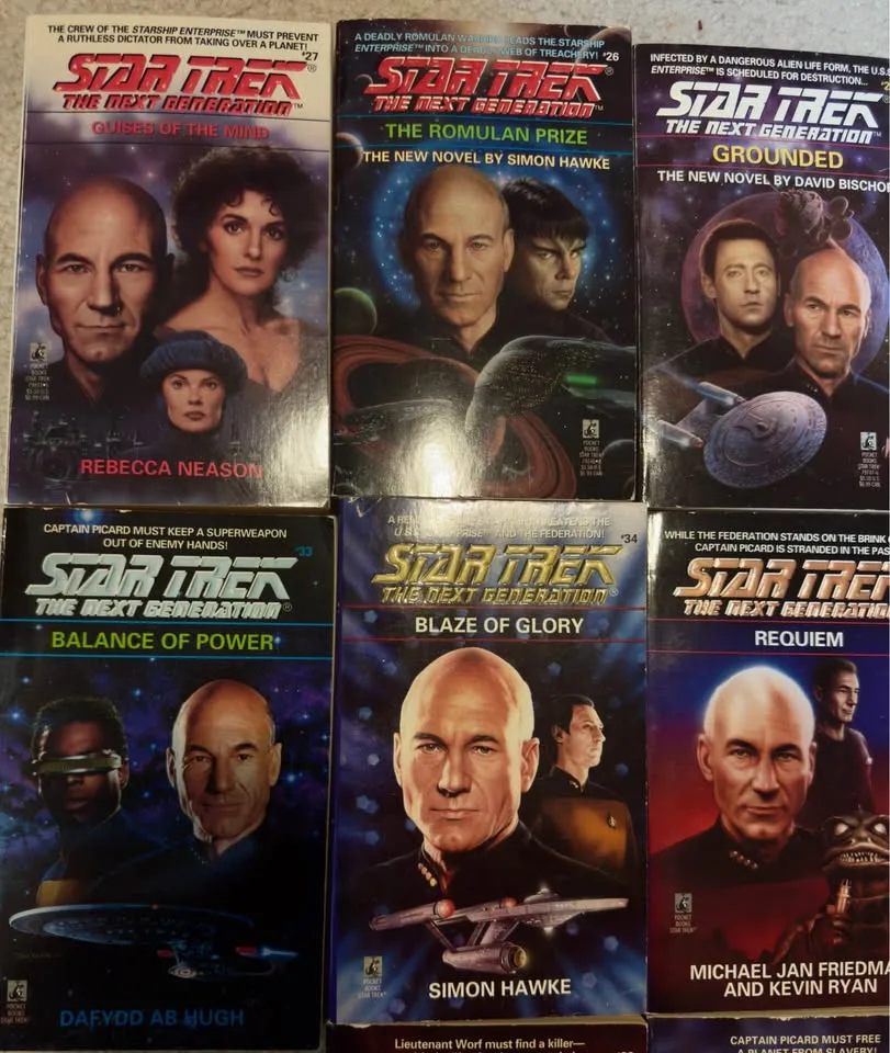 10 Soft cover Star Trek the next generation books image indicator(2)