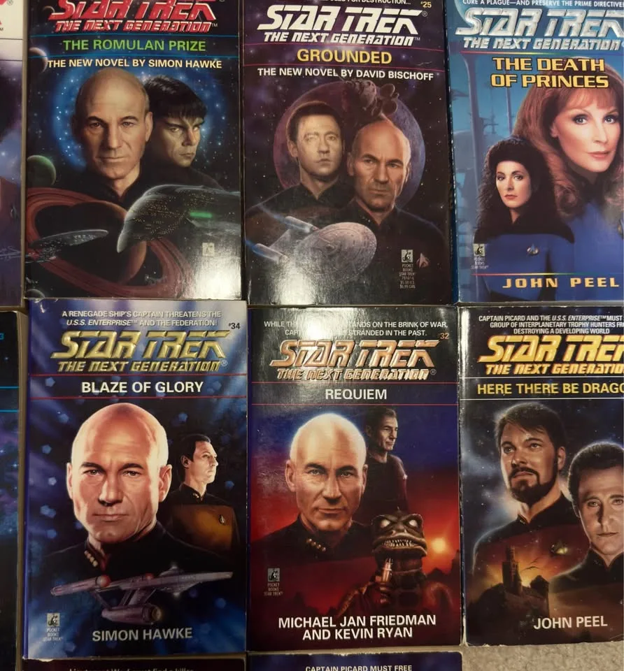 10 Soft cover Star Trek the next generation books image indicator(3)