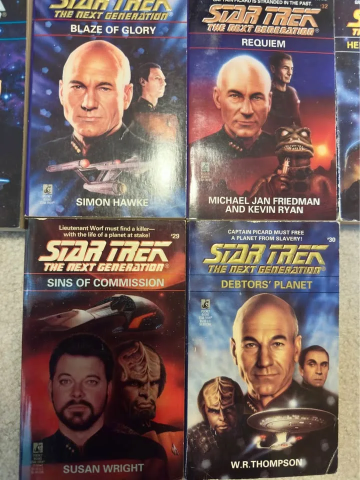 10 Soft cover Star Trek the next generation books image indicator(4)