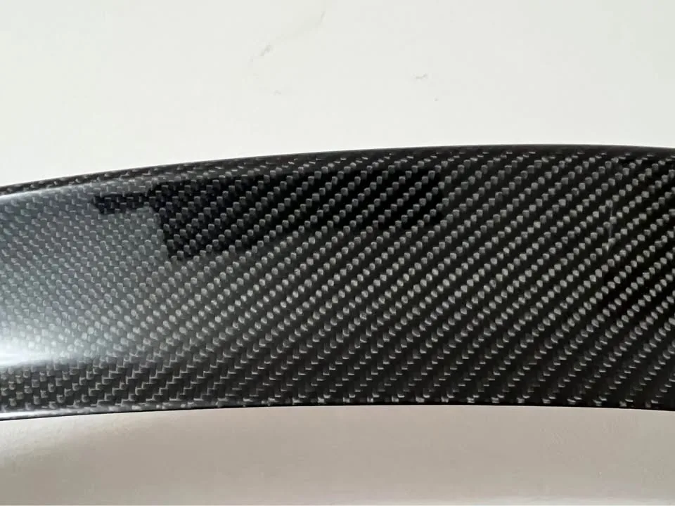 Tesla model Y spoiler image indicator(2)