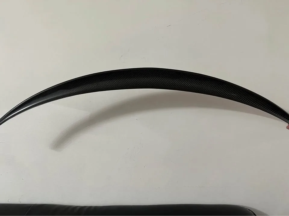 Tesla model Y spoiler image indicator(3)