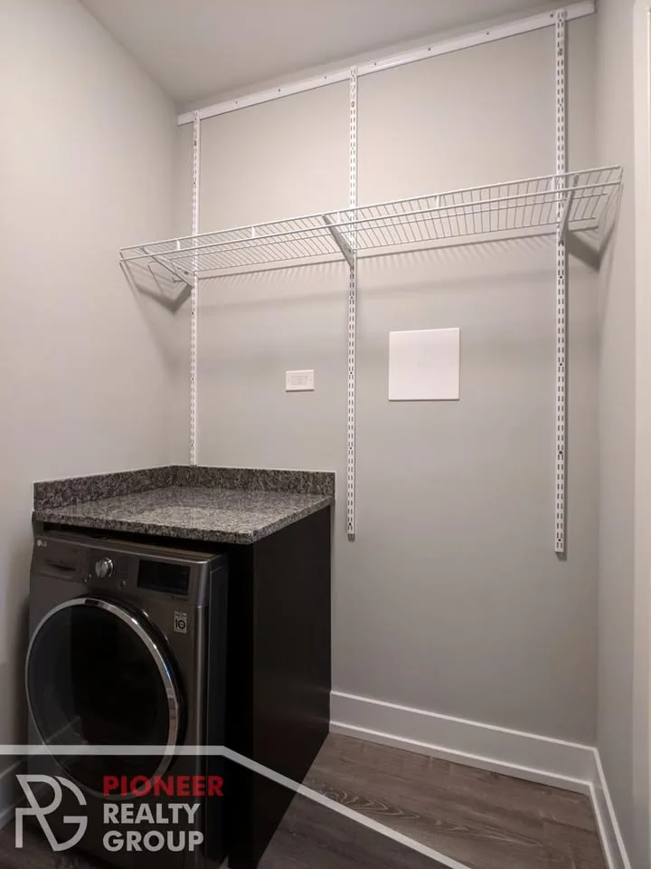 1 Bed 1 Bath Apartment image indicator(7)