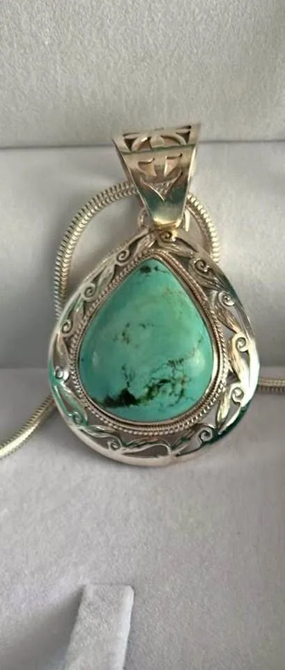 Turquoise/Silver Pendant Set