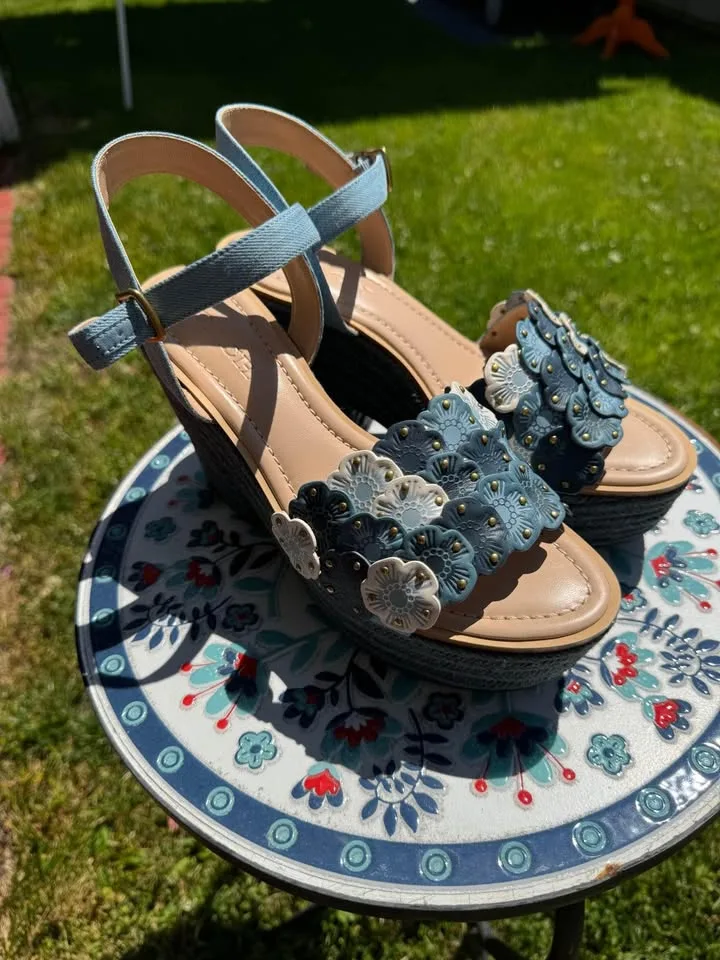 Coach Sandals (9) image indicator(4)