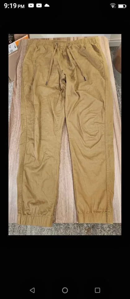 GAP Khaki Pants - Women's Medium thumbnail
