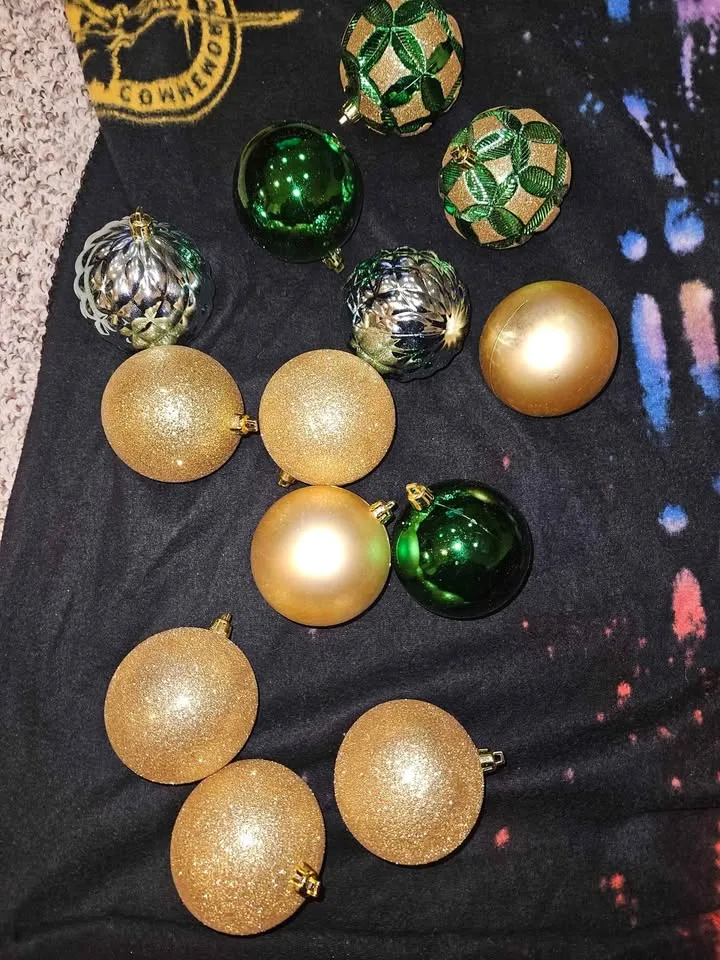 13 Shatter-Resistant Ornaments Brand New image indicator(5)