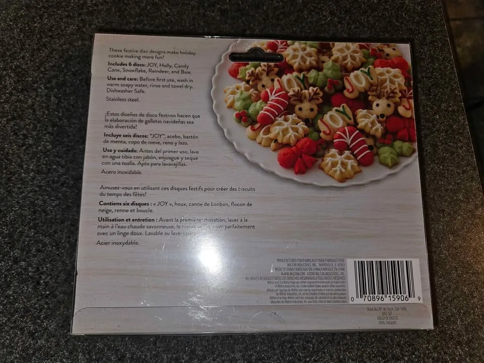 Wilton 6-Piece Fit Right Holiday Cookie Disc Set - brand new image indicator(2)