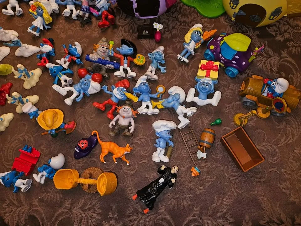 Large Smurfs Lot image indicator(4)