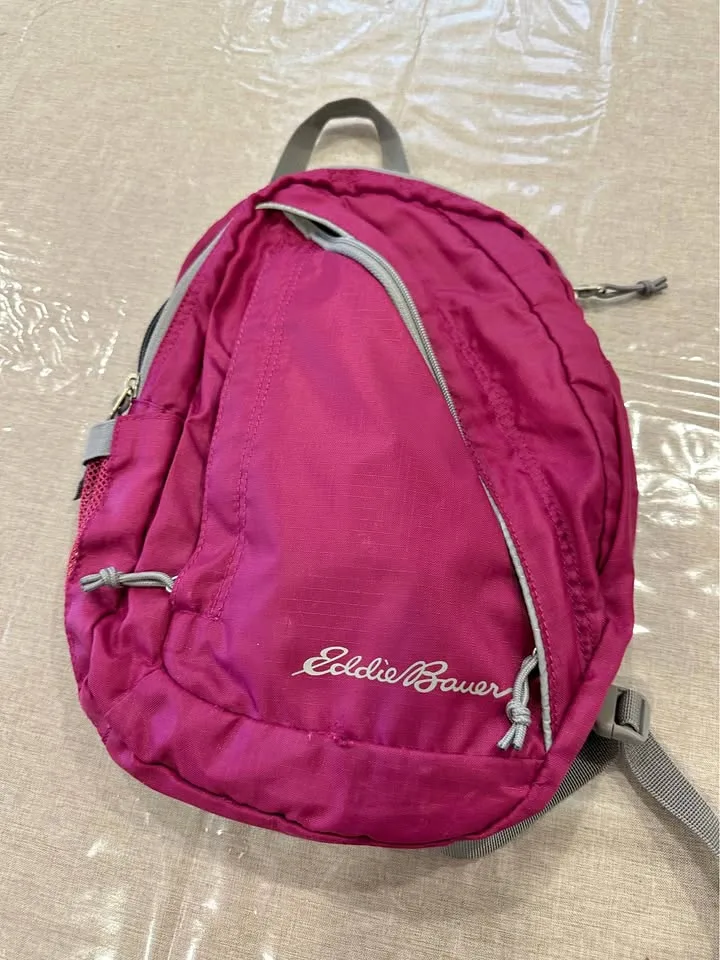 Women’s sling bag thumbnail