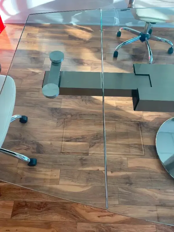 GLASS EXTENDABLE DINING ROOM TABLE image indicator(3)