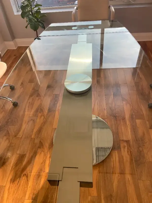 GLASS EXTENDABLE DINING ROOM TABLE image indicator(5)