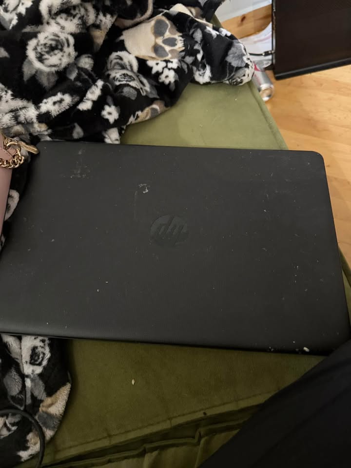 HP laptop with windows 10 - photo 2