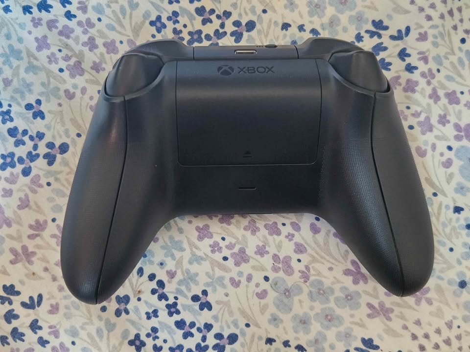 Xbox Series S/X controller — Bluetooth Enabled - photo 2